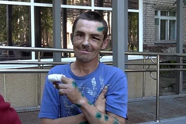 Người đàn ông Nga đấm tới tấp vào mặt gấu khi chạm trán