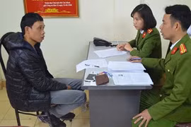 Chuyện lạ: Bị truy nã vẫn đi làm thẻ căn cước công dân