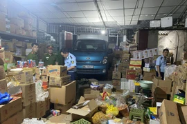 Hàng nghìn chiếc chân gà không rõ nguồn gốc bị tạm giữ