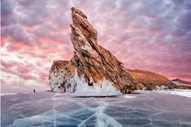 Ngỡ ngàng trước vẻ đẹp siêu thực của hồ sâu nhất thế giới 