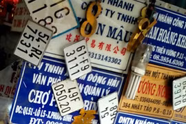Biển số xe cơ giới giả: Mua dễ, bán rẻ