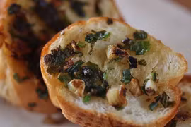 Video: Làm bánh mì bơ tỏi không cần lò nướng