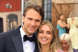 Vợ của các cầu thủ tuyển Thụy Điển ăn mặc thế nào?