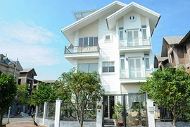 Mãn nhãn biệt thự trẻ trung thừa ánh sáng nhưng không bị nóng