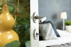 6 đồ vật đừng bao giờ để ở đầu giường kẻo mất lộc 