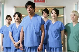 Tài tử Nhật Bản bị hoại tử xương đùi