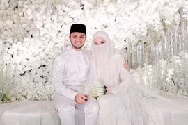 Người đẹp Malaysia bị điều tra vì tổ chức lễ cưới xa hoa