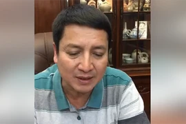 Nghệ sĩ Chí Trung Livestream chia sẻ thực trạng của Nhà hát tuổi trẻ gây xúc động