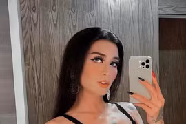 BB Trần chơi lớn diện quần nội y dây lọt khe