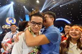 Dân mạng đào lại clip tính nhẩm ‘như siêu nhân’ của quán quân Olympia