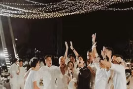 Bóc giá phong bì dàn cầu thủ mừng cưới Công Phượng