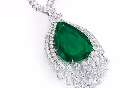 Bí ẩn chiếc vòng cổ ngọc lục bảo của Hoàng gia Nga