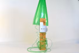 Biến vỏ chai nhựa thành những sợi dây chỉ trong vài nốt nhạc