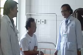 Ăn phải sứa độc mua ở chợ, người đàn ông suýt mất mạng