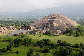 Những báu vật vô giá dưới kim tự tháp Mexico