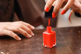 Dừng ngay việc sơn móng kiểu này nếu như không muốn bị vô sinh