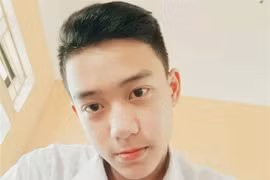 "Soái ca áo trắng" được hội chị em tìm kiếm sau bức ảnh chụp lén