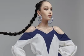 Mẫu nhí lai khoe nhan sắc “đỉnh cao” tựa búp bê Barbie