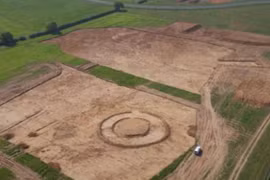 Ngôi nhà nằm dưới kho báu khổng lồ 4.000 năm 