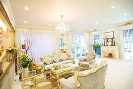 Ngắm biệt thự khủng của mỹ nhân ăn chay, gợi cảm bậc nhất châu Á