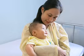 Chủ quan với triệu chứng lạ, bé suýt tử vong vì bệnh tim bẩm sinh