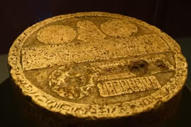 Bàn thờ đá thời Ai Cập cổ đại