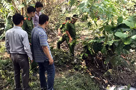 Mùi hôi thối tố công ty giấy xả trộm nước thải ra suối