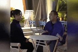 Video: Gái ế đi thả thính dạo không ngờ gặp phải "cao thủ"