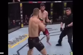 Video: Hồi kết không tưởng khi võ sĩ MMA dùng túy quyền 