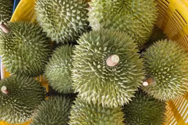 Vào vụ tết, Trung Quốc ồ ạt gom mua khiến trái cây tăng giá kỷ lục