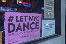 Video: Kỳ lạ luật cấm khiêu vũ trong hộp đêm ở “thành phố không ngủ“