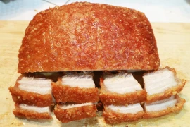 Video: Bí quyết làm thịt heo quay giòn bì bằng nguyên liệu có sẵn trong nhà bếp