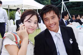 Tình cũ Song Hye Kyo khoe ảnh hạnh phúc với gia đình