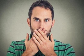 Video: Người đàn ông nấc cụt không ngừng suốt 3 năm