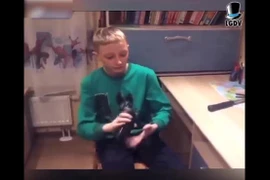 Video: Những tai nạn hài hước với chiếc điện thoại di động