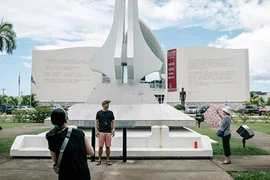 Khách du lịch vẫn nườm nượp đến thăm đảo Guam