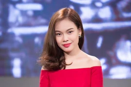 Giang Hồng Ngọc quyết dấu mặt con dù vẫn chia sẻ ảnh