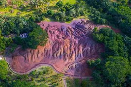 “Thiên đường” rực rỡ 7 sắc màu, nơi sỏi đá cũng tìm đến nhau