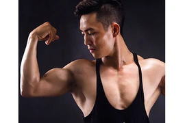 8X sở hữu cơ bụng 6 múi: "Dù nửa đêm tôi vẫn phải ăn đủ thực đơn"