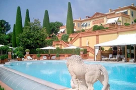 Chiêm ngưỡng top 10 dinh thự xa hoa, đắt đỏ nhất thế giới 