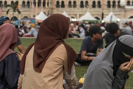 Bé gái 11 tuổi bị ép gả làm vợ ba cho thương nhân 41 tuổi 