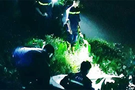 Vợ trẻ nhảy sông tự vẫn làm chồng chết đuối