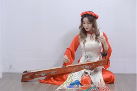 Nữ sinh bắt trend bạn trẻ bằng những clip đánh đàn bầu, đàn T'rưng