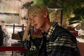 Ngỡ ngàng ngoại hình "hot boy mặt rắn" sau 7 năm dao kéo