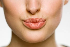 Phụ nữ sở hữu 5 tướng miệng buồn: Cả đời lo nghĩ, tủi nhiều hơn vui