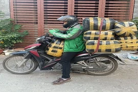 Nghề dắt xe ra đường là có tiền, thu nhập khủng mùa dịch Covid-19