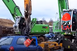 Video: hài hước về những cỗ máy nghiền ôtô