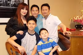 Bằng Kiều và vợ cũ vui vẻ chụp ảnh khi hội ngộ