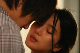 10 năm vẫn không một lần thăng hoa dù dùng đủ mọi chiêu trò