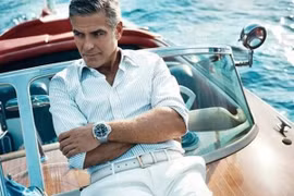 George Clooney gọi bạn thân đến nhà tặng mỗi người 24 tỷ